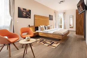 Hotel Vier Jahreszeiten direkt an den Kliniken und Therme Bad Krozinge