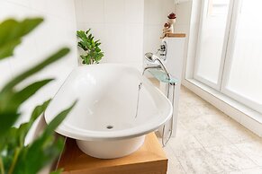 Hotel Vier Jahreszeiten direkt an den Kliniken und Therme Bad Krozinge