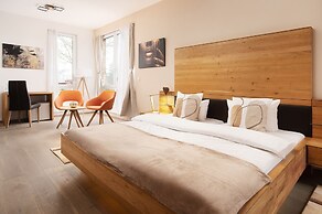 Hotel Vier Jahreszeiten direkt an den Kliniken und Therme Bad Krozinge