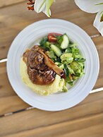 Exclusive Entire Lodge