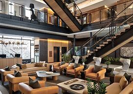 Ada Hotel