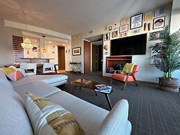 AKA Brickell Condo Free Parking by Palermo Home Miami