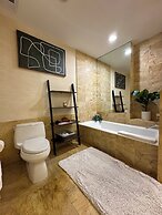 AKA Brickell Condo Free Parking by Palermo Home Miami