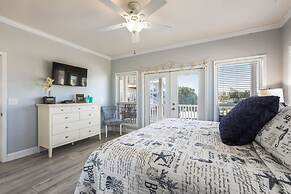 Bama Barefoot Beach House- Near Beach Pool