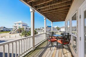 Bama Barefoot Beach House- Near Beach Pool