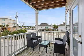 Bama Barefoot Beach House- Near Beach Pool