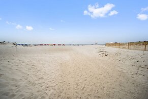 Don t Worry Beach Happy 6 BR 4 BA Sleeps 20