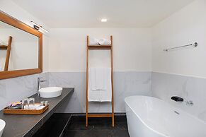 Heavensa Villas and Suites by The Clarks