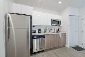 1BR Condo wRooftop Pool at Wynwood