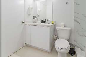 1BR Condo wRooftop Pool at Wynwood