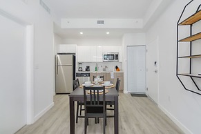 1BR Condo wRooftop Pool at Wynwood