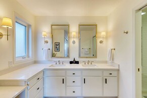 Pacific Breeze Ocean Views, Steps to Cannon Beach, Airy Coastal Retrea