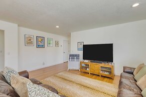 Pacific Breeze Ocean Views, Steps to Cannon Beach, Airy Coastal Retrea