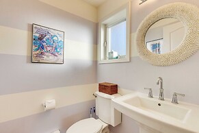 Pacific Breeze Ocean Views, Steps to Cannon Beach, Airy Coastal Retrea