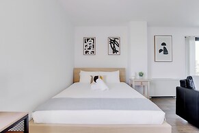 Executive Studio in Clarendon