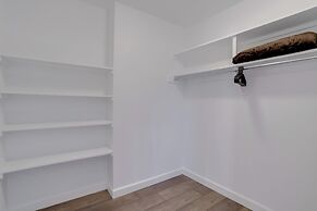 Executive Studio in Clarendon