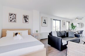 Executive Studio in Clarendon