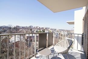 Executive Studio in Clarendon