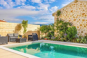 Villa Alexander Lakithra