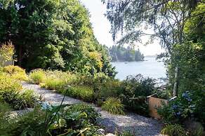 Tofino Oceanfront Hotel Suite 3