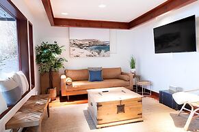 Tofino Oceanfront Hotel Suite 3