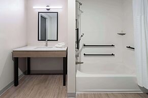 Echo Suites Richmond West