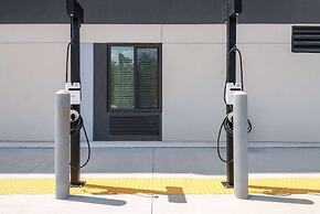 Echo Suites Richmond West