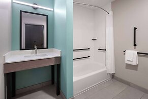 Echo Suites Richmond West