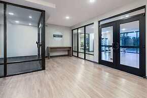 Echo Suites Richmond West