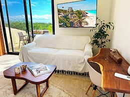 Studio 55 Private HotTube