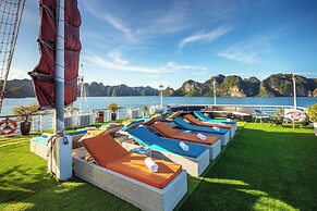 Verdure Lotus Classic Cruise on Lan Ha Bay