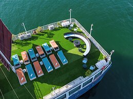 Verdure Lotus Classic Cruise on Lan Ha Bay