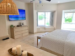 Beach Front Luxury condo