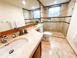 Beach Front Luxury condo