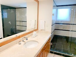 Beach Front Luxury condo