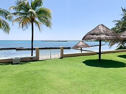 Beach Front Luxury condo