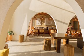 Tasana Bar and Luxury resort