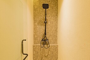 Tasana Bar and Luxury resort