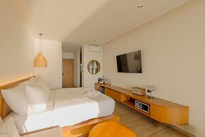 Tasana Bar and Luxury resort