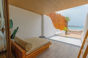 Tasana Bar and Luxury resort