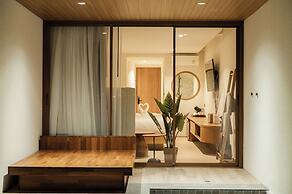 Tasana Bar and Luxury resort