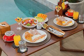 Tasana Bar and Luxury resort