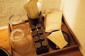 Tasana Bar and Luxury resort