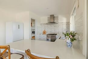 Seaview Heights by the BnB Collection