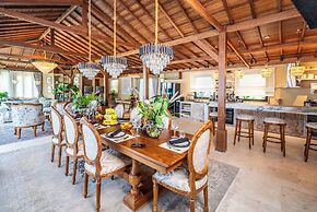 Luxurious Arakana Villa with Pool