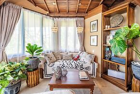 Luxurious Arakana Villa with Pool