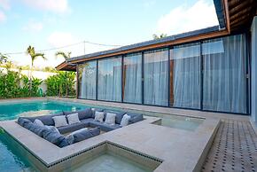 Luxurious Arakana Villa with Pool