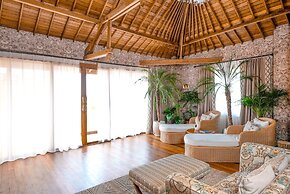 Luxurious Arakana Villa with Pool