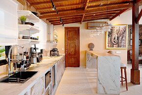 Luxurious Arakana Villa with Pool