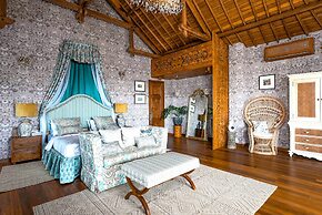 Luxurious Arakana Villa with Pool